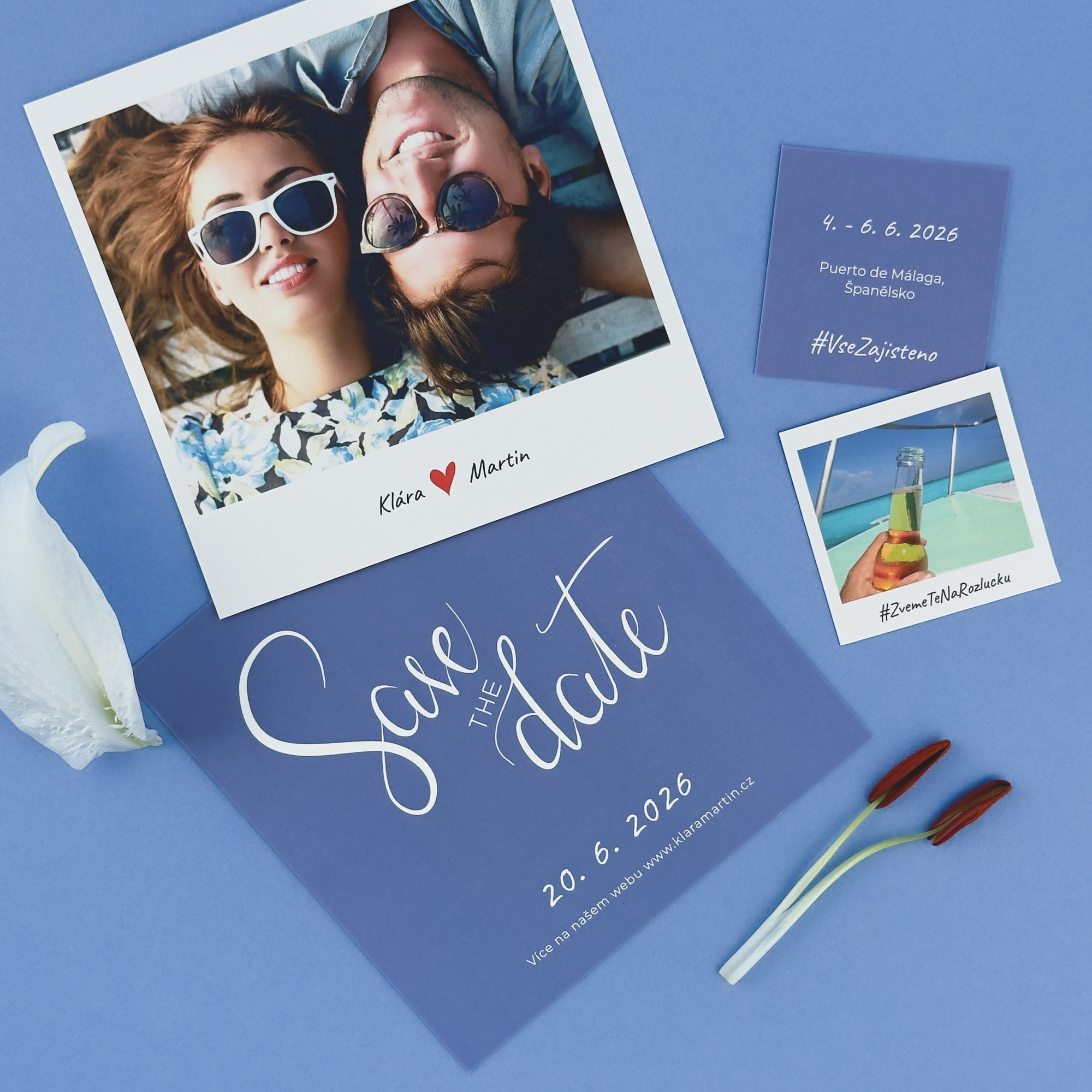 Kolekce svatebního oznámení a doplňkové kartičky ve stylu polaroidu